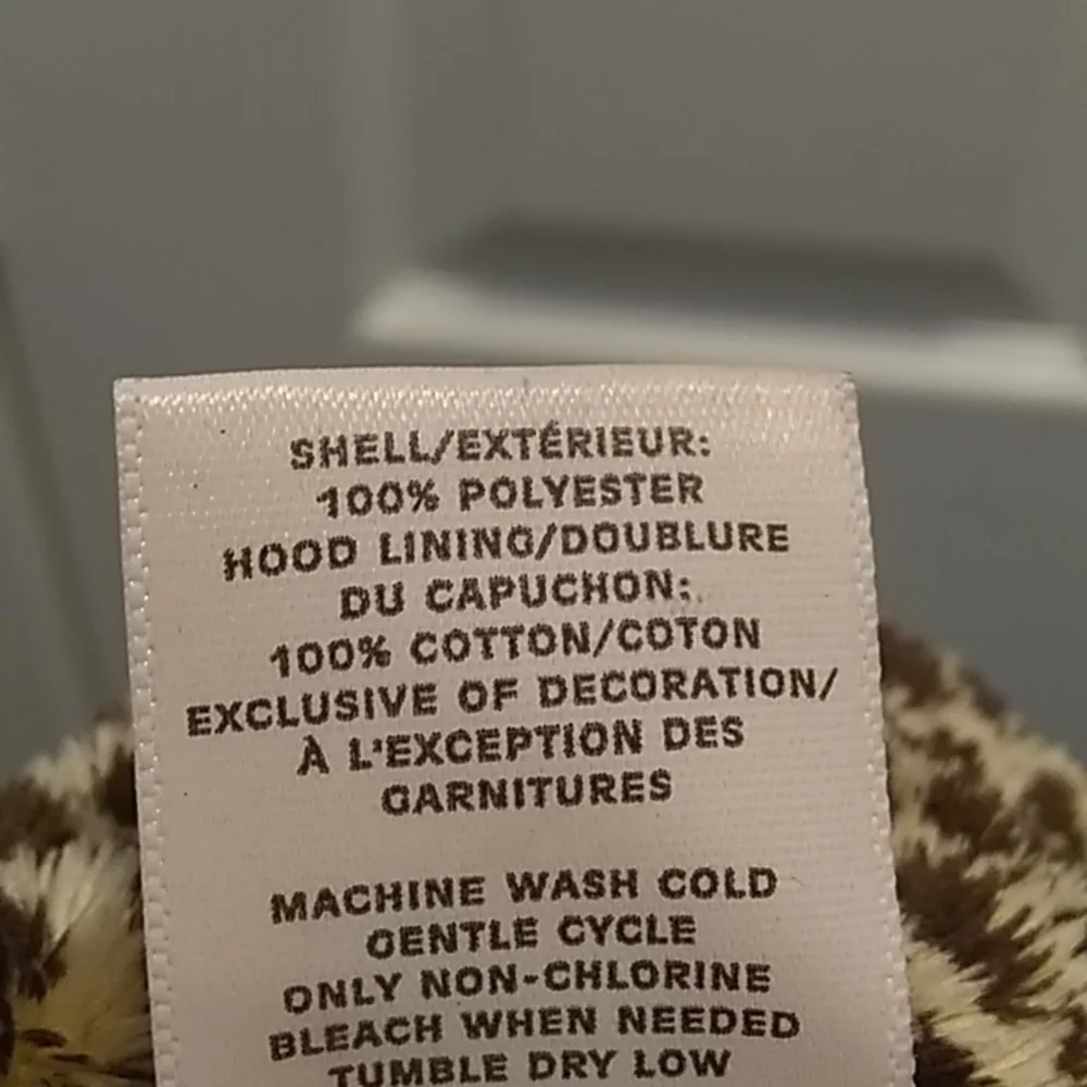 FINAL MARKDOWN Old navy hooded leopard sleeper 0-3 months